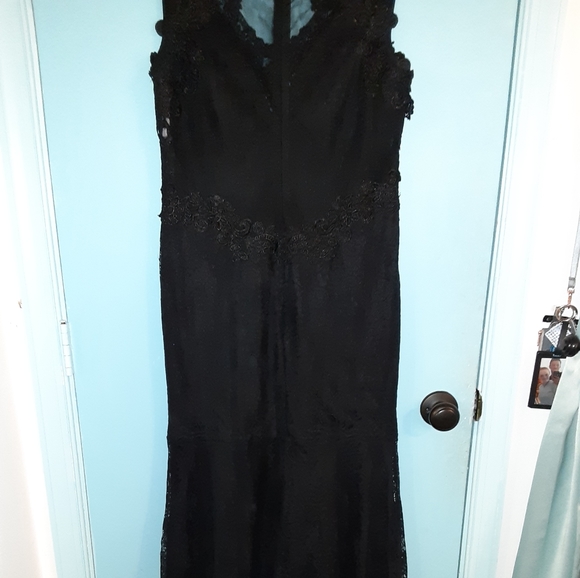 Dress - Picture 3 of 5